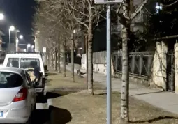 Nel quarto venerdì del mese dalle ore 14 alle 15,30 sono interesssate dal divieto di sosta via Pes di Villamarina, con divieto soltanto nel tratto davanti alle scuole dell’infanzia e del micronido, viale Concordia e il lato strada di fronte alle scuole di piazza Fratelli 